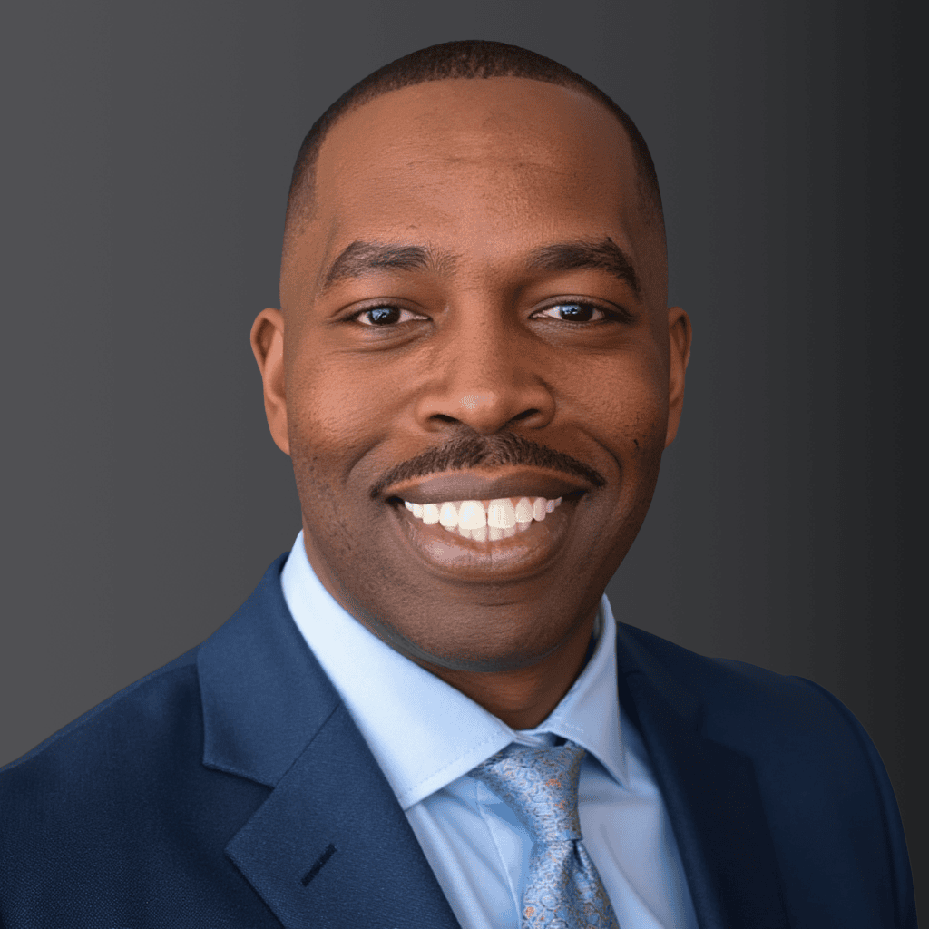 Lee Jones headshot
